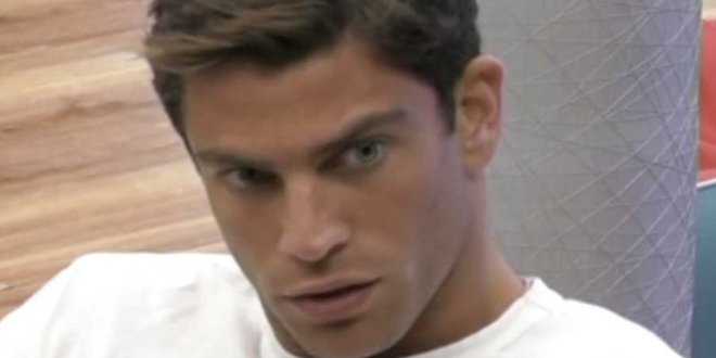 Grande Fratello 15, frase choc sui cani: Filippo a rischio squalifica
