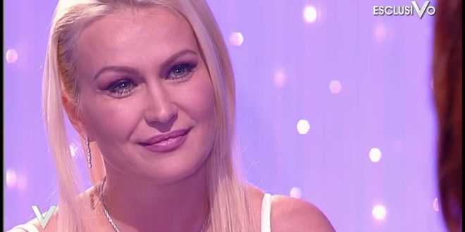 Isola dei Famosi 2018, Eva Henger in grossi guai: lacrime amare
