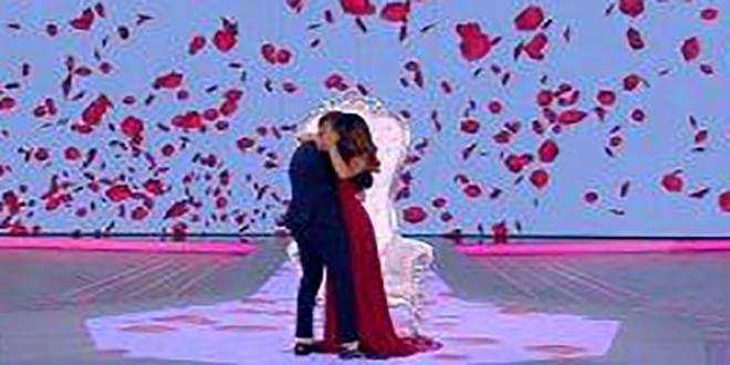 Isola dei Famosi 2018, proposta di matrimonio in diretta per Rosa