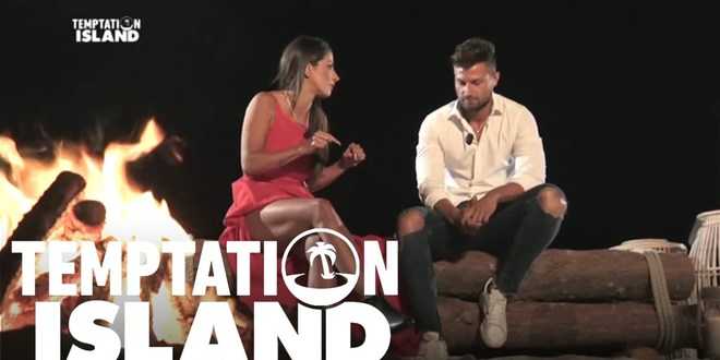 Temptation Island 2018, un fidanzato abbandona il falò furioso