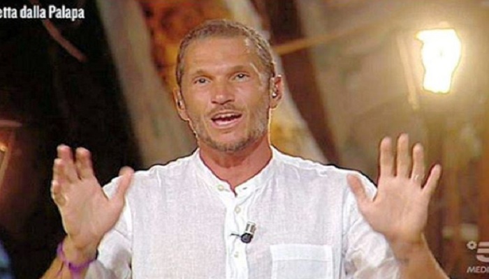 Isola dei Famosi 2019, lo strano cambiamento di Alvin insospettisce i fan