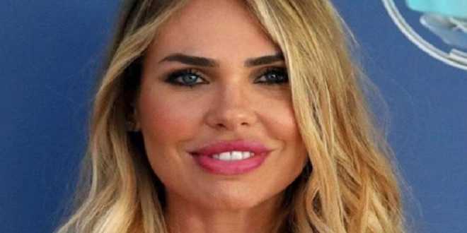 Isola dei Famosi 2020, Ilary Blasi lascia Mediaset dopo la cancellazione dell’Isola?