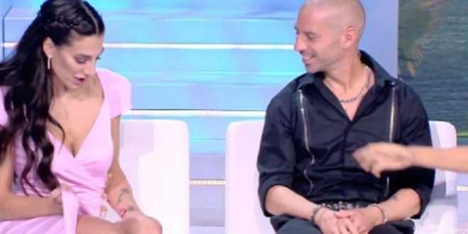 Isola dei Famosi 2022, Patrizia Bonetti mostra le gambe deturpate: il maxi risarcimento