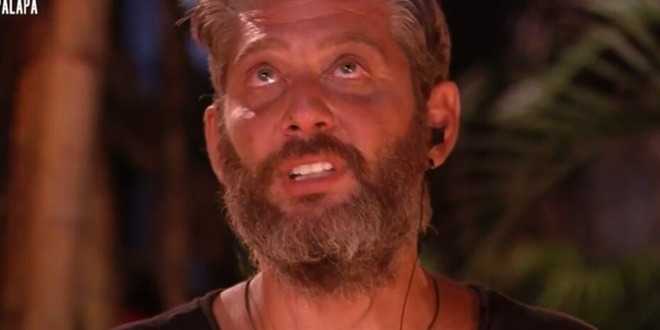 Isola dei Famosi 2022, la rivelazione shock: “Edoardo è stato perquisito anche nel cu*o”