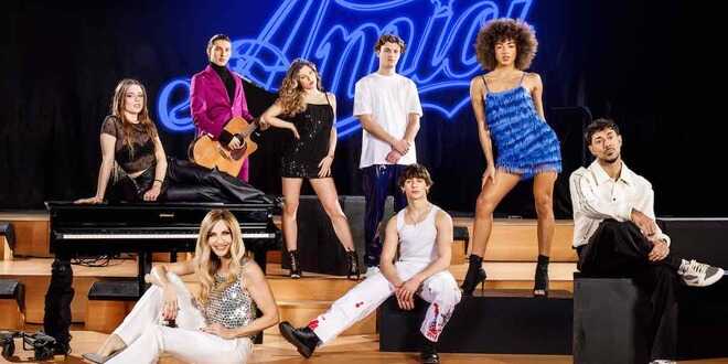 Amici 22, contratti da favola per i ballerini: chi sta avendo più successo