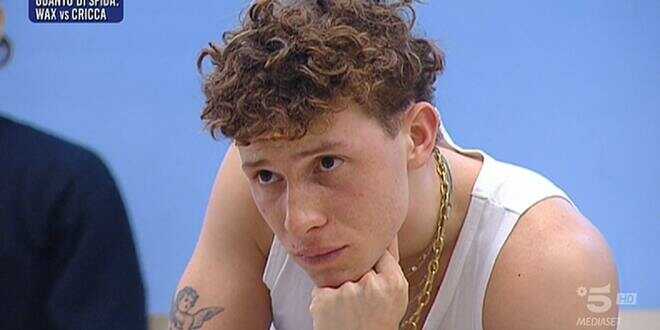 Amici 22, Wax fuori controllo: “Non me ne frega un ca**o!”