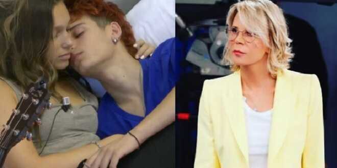 Amici 23, si è formata un’altra coppia in casetta: Maria De Filippi mette un freno?