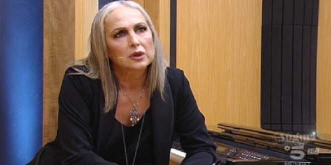 Amici 24, due allievi in lacrime: pensano di lasciare a causa di Alessandra Celentano