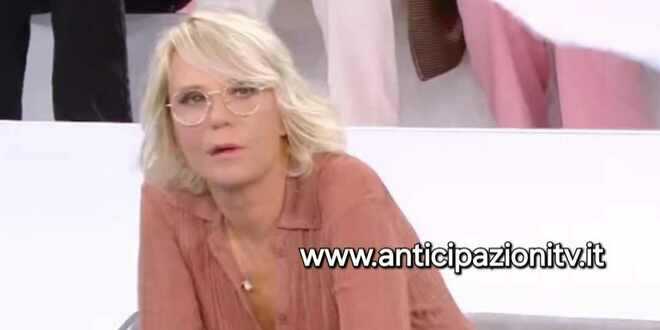 Amici 24, Maria De Filippi lancia un duro messaggio agli ex allievi: la frecciatina della conduttrice