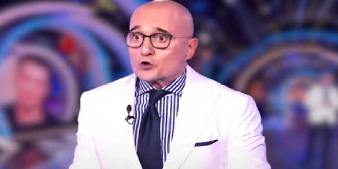 Grande Fratello 25, un concorrente pensa già di ritirarsi: le lacrime e primi guai per Alfonso Signorini