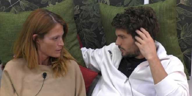 Grande Fratello Vip 3: Jane Alexander si dichiara ad Elia Fongaro