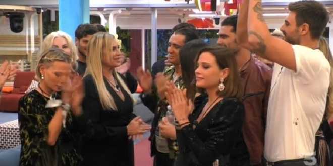 Grande Fratello Vip 3: notte bollente per due concorrenti
