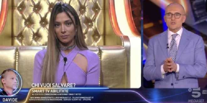 GF Vip 6, il curioso rapporto tra Signorini e Soleil: patti segreti e raccomandazioni?