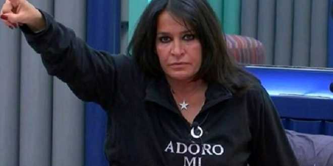Grande Fratello 15: Aida Nizar umilia e offende pubblicamente un concorrente