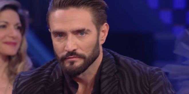 Alex Belli dice addio al GF Vip: “Non è più il mio game”