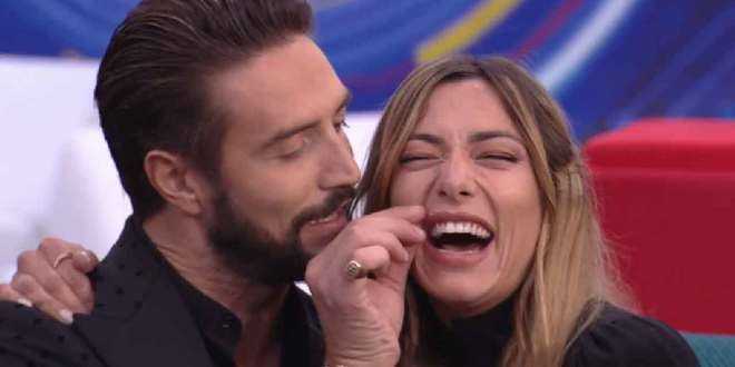 Gf Vip 2021, Alex Belli confessa la sua attrazione per Soleil Sorge? Le sue parole