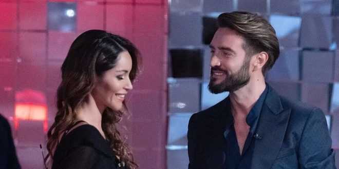 GF Vip, Alex Belli mostra la lettera di Soleil e gela Delia: “Con lei non è più lo stesso”