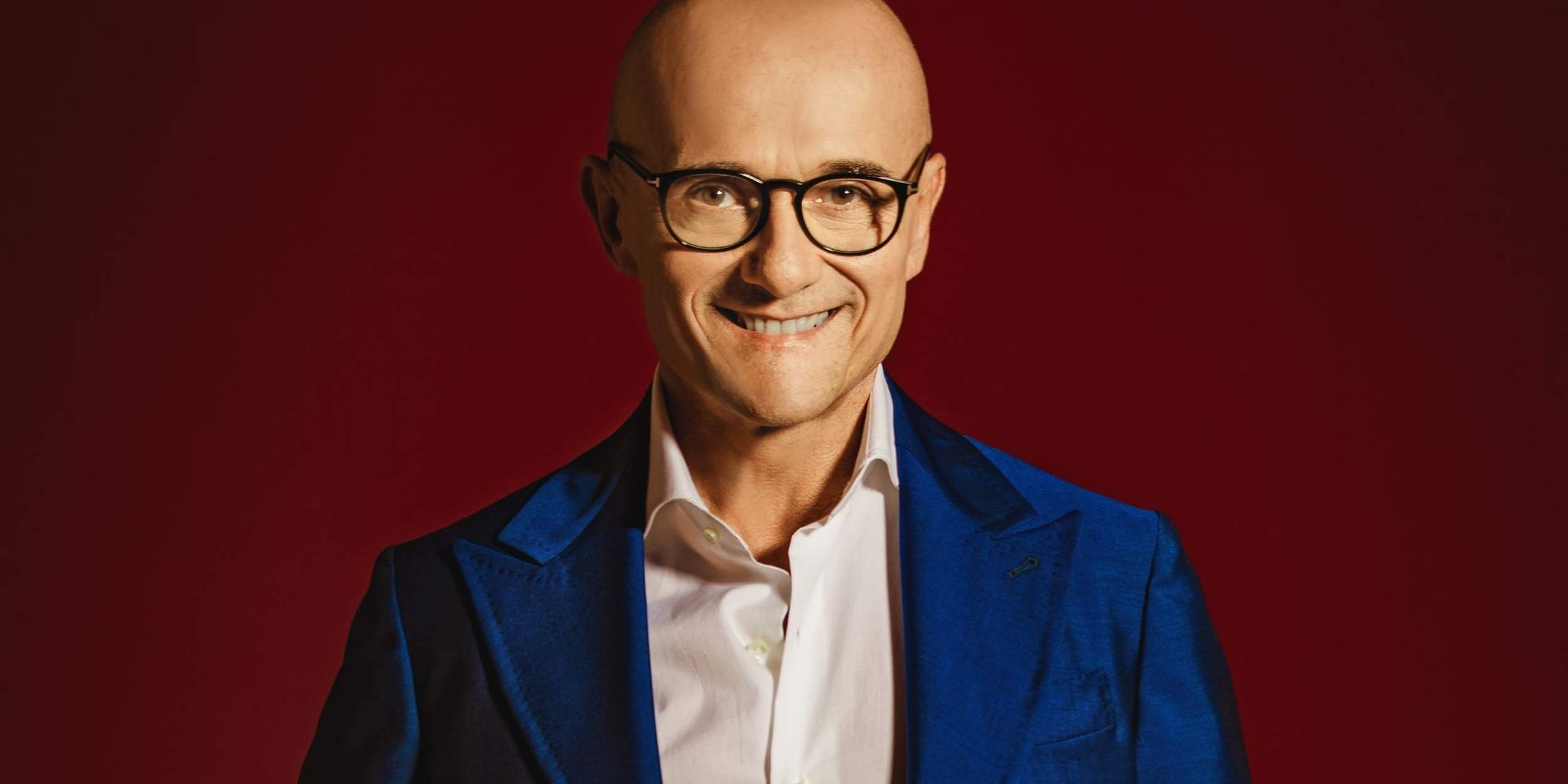 Alfonso Signorini rompe il silenzio: come ha affrontato gli attacchi di Fabrizio Corona