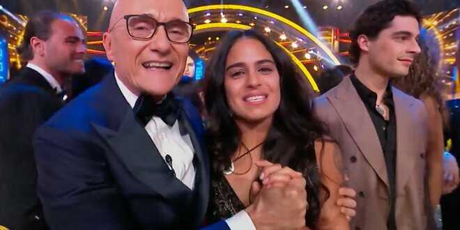 Grande Fratello, Alfonso Signorini si sbilancia sulla vittoria di Perla Vatiero: come ha fatto a superare Beatrice Luzzi