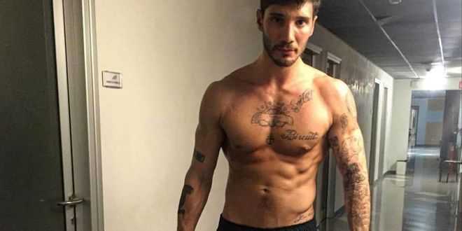 Amici 2017: un direttore artistico ruba la nuova fiamma a Stefano De Martino