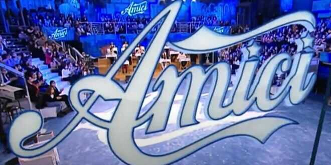 Amici 22, puntata 8 gennaio 2023: due eliminazioni, classe sotto shock