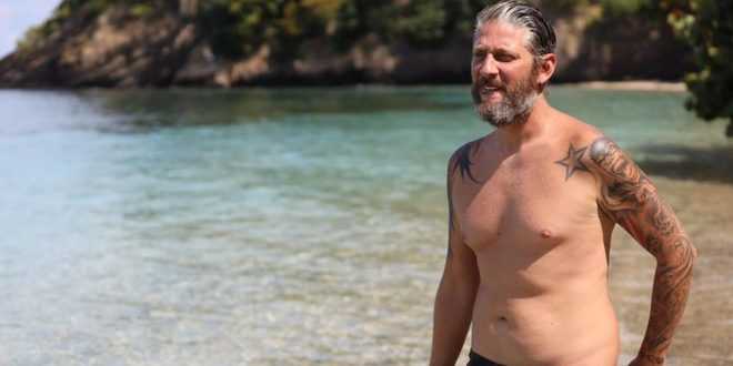 Isola dei Famosi, dopo Cucolo anche Edoardo Tavassi lascia i compagni