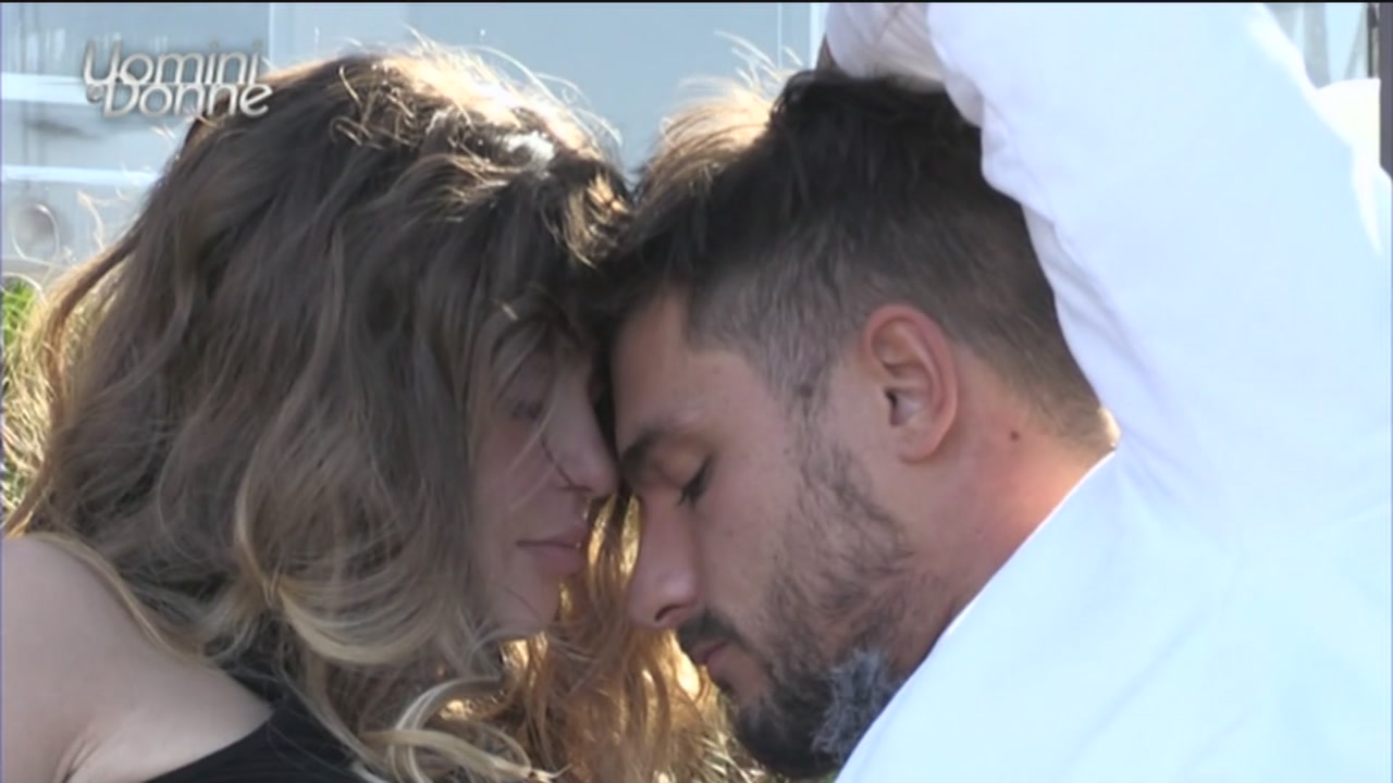 Uomini e Donne news, Andrea e Natalia rivelano dettagli piccanti della