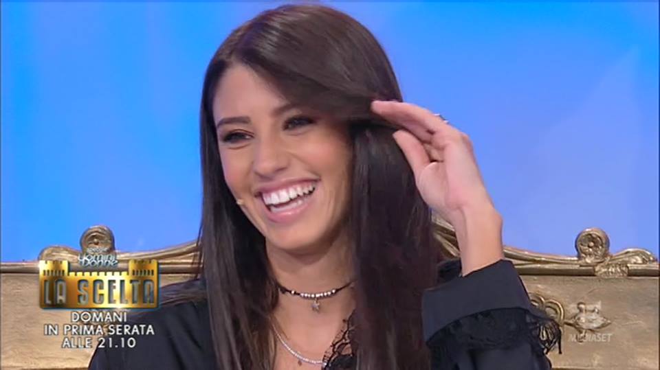 Uomini e Donne, Angela Nasti implora la De Filippi: “Maria, ti prego aiutami!”