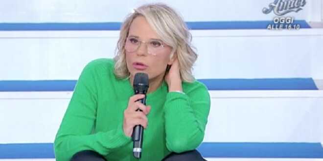 Uomini e Donne, l’annuncio di Maria De Filippi fa scalpore: centinaia di chiamate