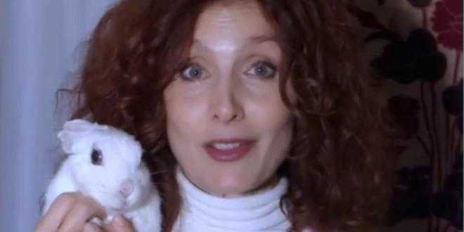 Anticipazioni Centovetrine, puntata 2 agosto 2016: Rowena parte, gli amici di Laura