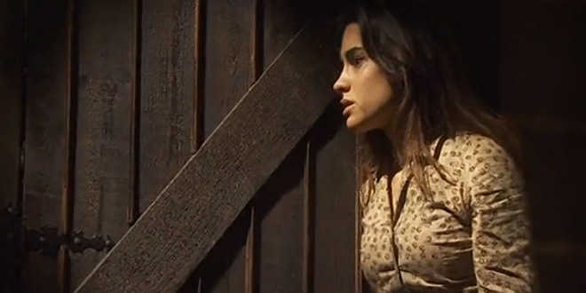 Anticipazioni Il Segreto, puntate spagnole: Ines cerca di strangolare Amalia!