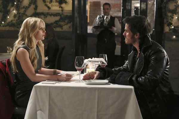 Anticipazioni Once upon a time: Emma e Hook di nuovo insieme?