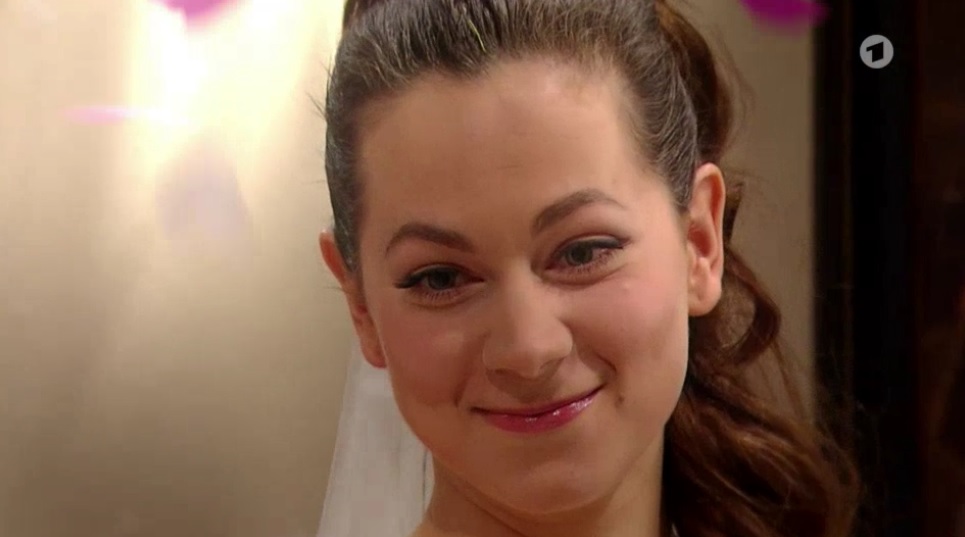 Anticipazioni Tempesta d’amore, 23 aprile 2019: Tina si innamora di Robert