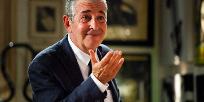Anticipazioni Un posto al sole, 3 novembre 2016: Niko si laurea, Renato invece…