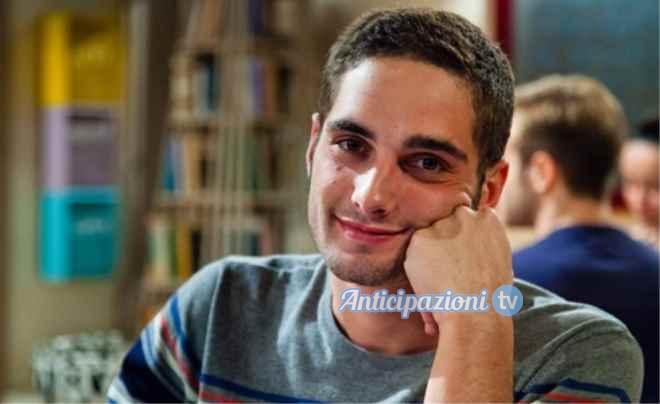 Anticipazioni Un posto al sole, puntata 13 maggio 2015: Niko riflette sulla sua situazione sentimentale
