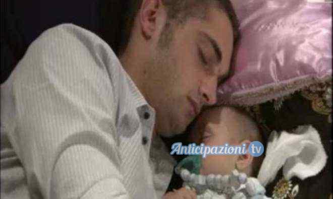 Anticipazioni Un posto al sole, puntata 23 aprile 2015: Cristina cerca di distrarre Niko