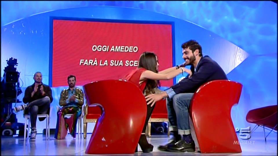 Anticipazioni Uomini e Donne: Amedeo si dichiara indeciso, sceglierà la preferita di sua madre?