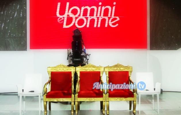 Anticipazioni Uomini e Donne: ex corteggiatrice e tentatrice troniste a settembre?