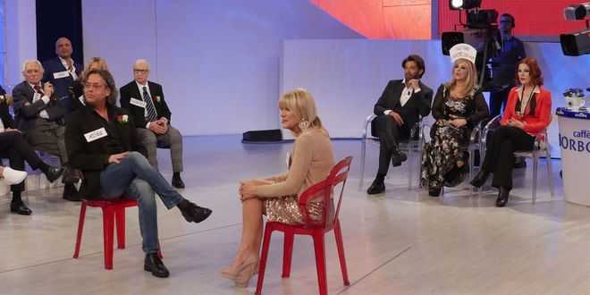 Anticipazioni Uomini e Donne, Gemma umiliata da Michele: “Sembra mia madre, con lei mi vergogno”