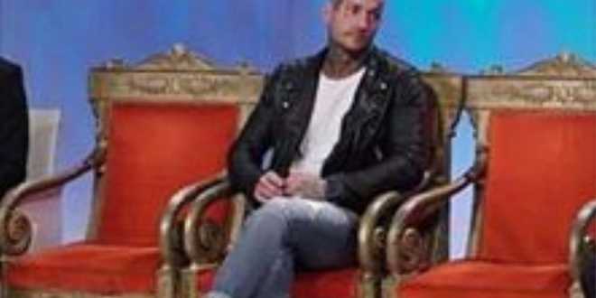 Anticipazioni Uomini e Donne: la presentazione dei nuovi tronisti, ecco chi sederà accanto a Manuel Vallicella