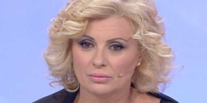 Anticipazioni Uomini e Donne: la sconvolgente reazione di Tina, che scoppia a piangere