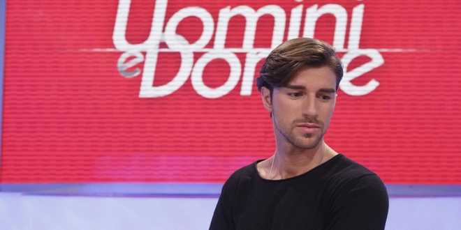 Anticipazioni Uomini e donne oggi lunedì 18 aprile 2016:  trono over o trono classico?