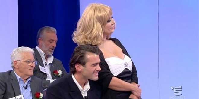 Anticipazioni Uomini e Donne oggi 6 novembre 2015: Alessio dice a Nicoletta che…