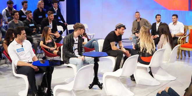Anticipazioni Uomini e Donne oggi giovedì 26-11-15: trono classico o trono over?