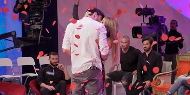 Anticipazioni Uomini e Donne, registrazione oggi 2-12-2016: Riccardo ha scelto Camilla!