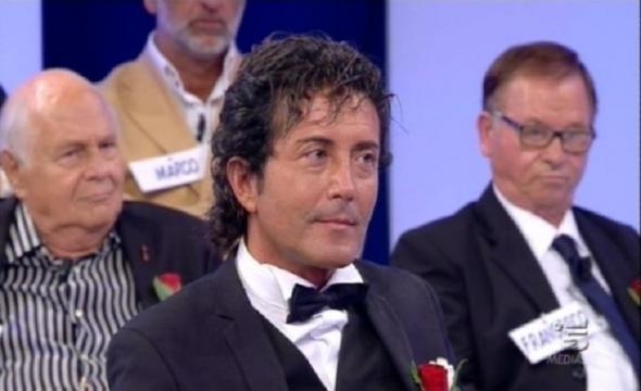 Anticipazioni Uomini e Donne: registrazione trono over 23-10-2015, la De Filippi furiosa caccia Gianluca!