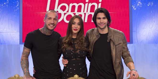Anticipazioni Uomini e Donne: scontro tra Manuel e Luca, che bacia una ragazza ma freme per un’altra!