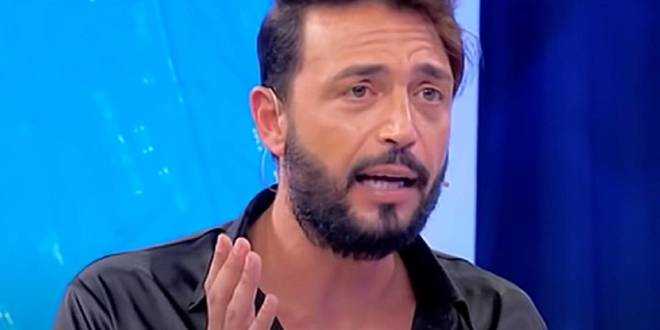 Uomini e Donne, Armando Incarnato sotto accusa: “Dove mi ha toccata”