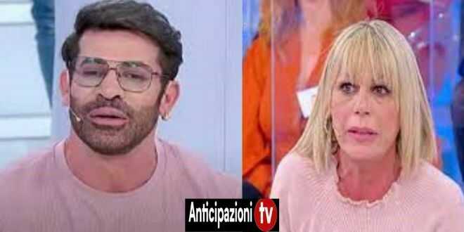 News Uomini e donne, Aurora Tropea sbotta sui social contro Gianni Sperti: il messaggio