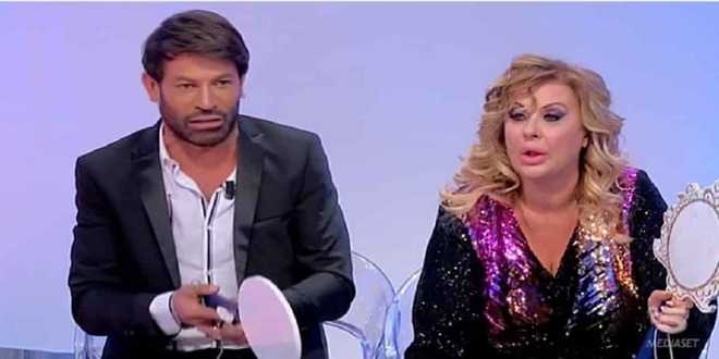 Uomini e Donne, botta e risposta di fuoco tra Tina e Gianni: lui pubblica lo screen